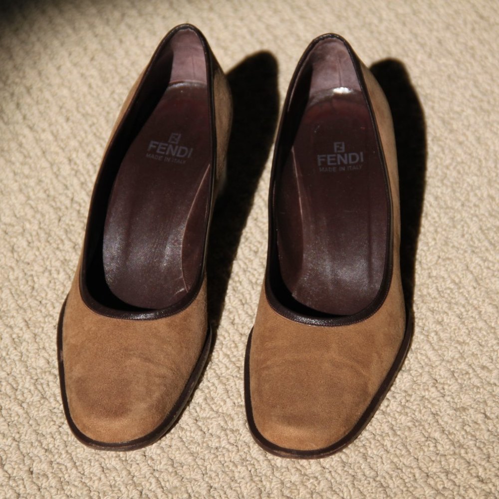 FENDI Made in Italy Coffee Suede Brown Leather Shoes Pumps Round Heel Size 8M